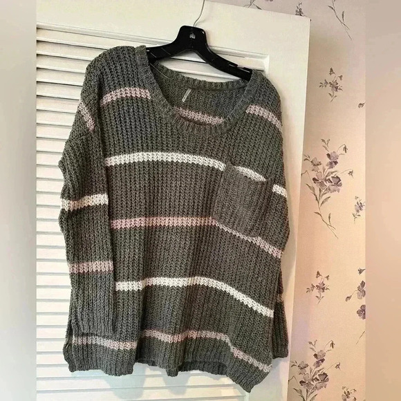 Free People Oversized Greenwich Village Sweater in Green in Size XS - Picture 1 of 6
